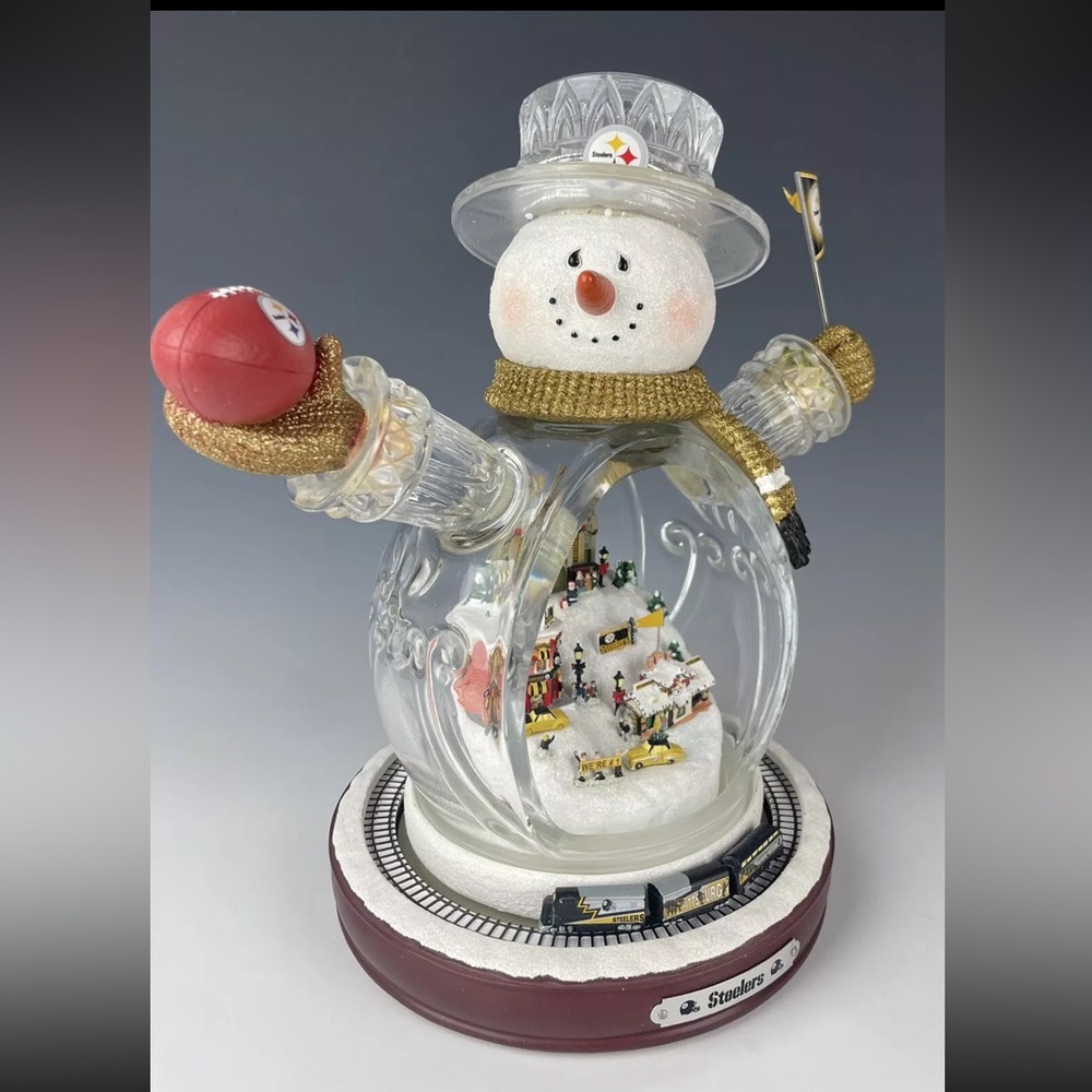 Bradford Exchange Pittsburgh Steelers Masterpiece Edition Snowman Village!